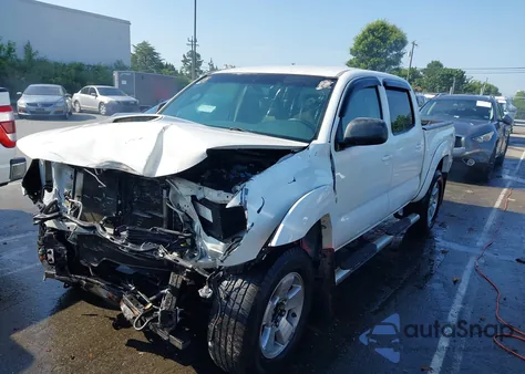 2010 Toyota Tacoma Prerunner V6 z USA, uszkodzony, nr VIN 5TEJU4GN9AZ684419